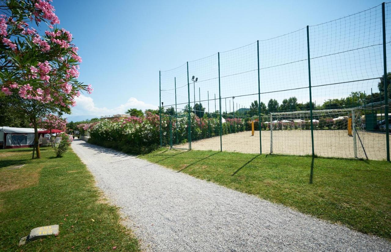 Albatross Mobile Homes On Camping Baia Verde Manerba del Garda Exterior photo