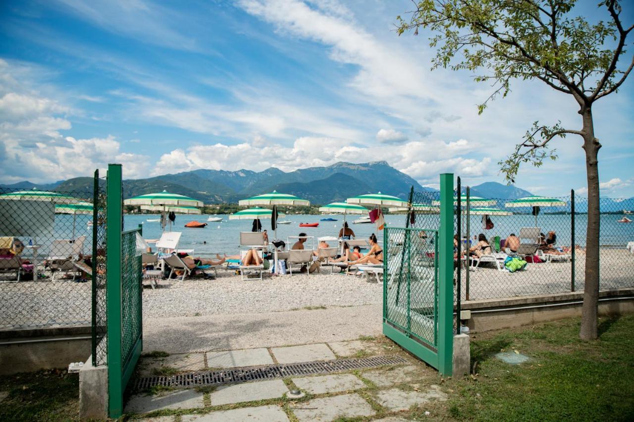 Albatross Mobile Homes On Camping Baia Verde Manerba del Garda Exterior photo