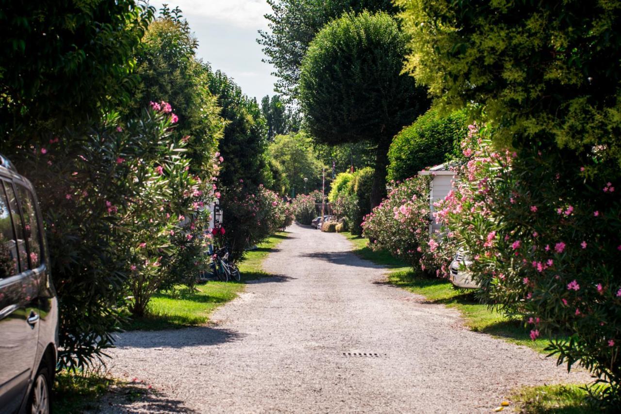 Albatross Mobile Homes On Camping Baia Verde Manerba del Garda Exterior photo