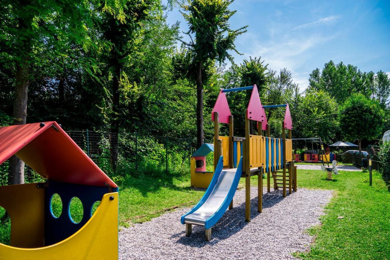Albatross Mobile Homes On Camping Baia Verde Manerba del Garda Exterior photo